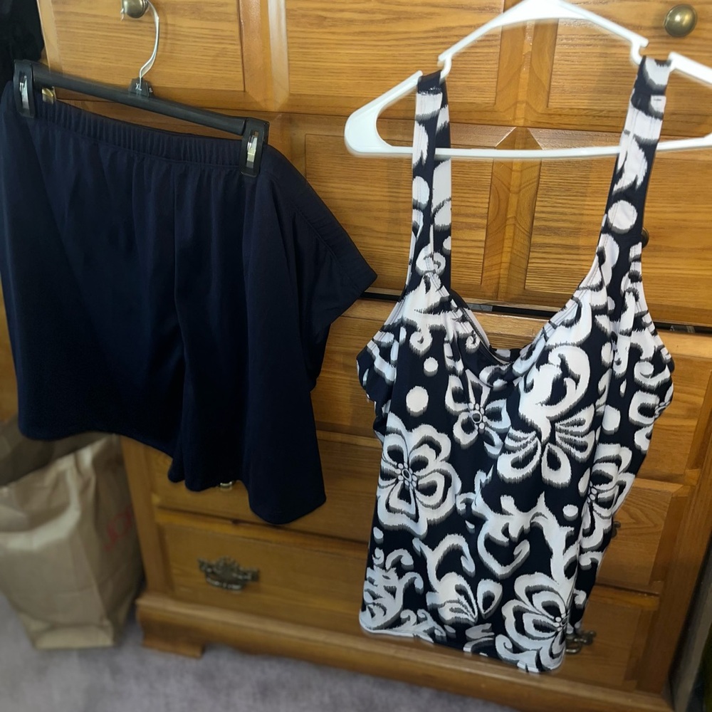 Brand New Plus Size Black and White Patterned 2 Piece Swimsuit